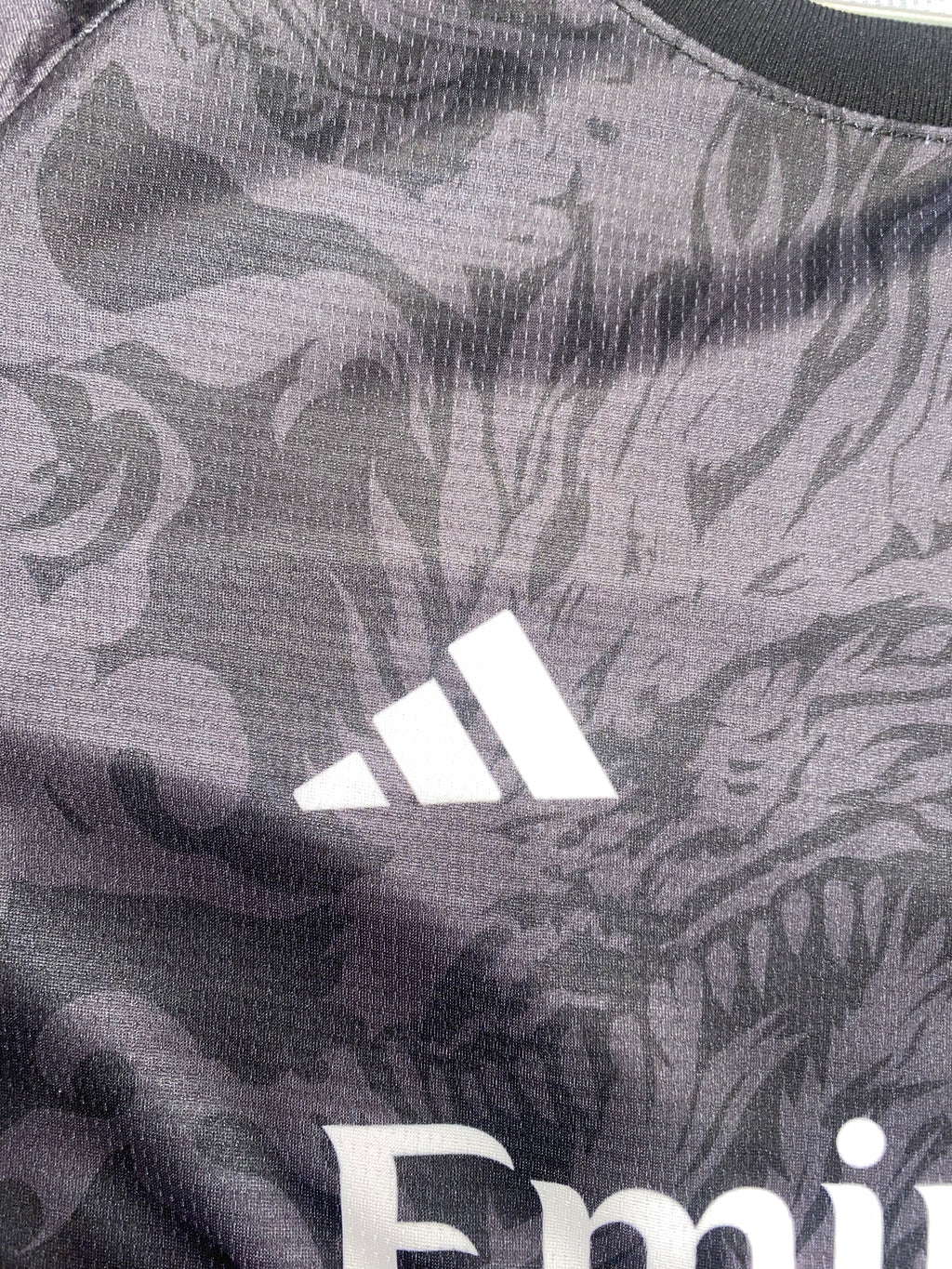 Maillot Real Madrid Concept Édition Dragon Violet